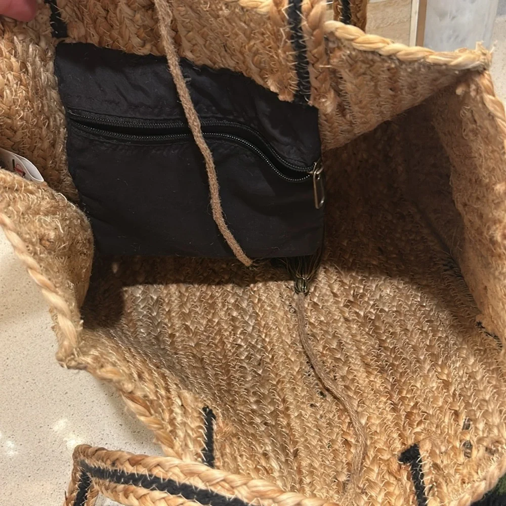 America & Beyond jute, animal print tote, like new | offer in description